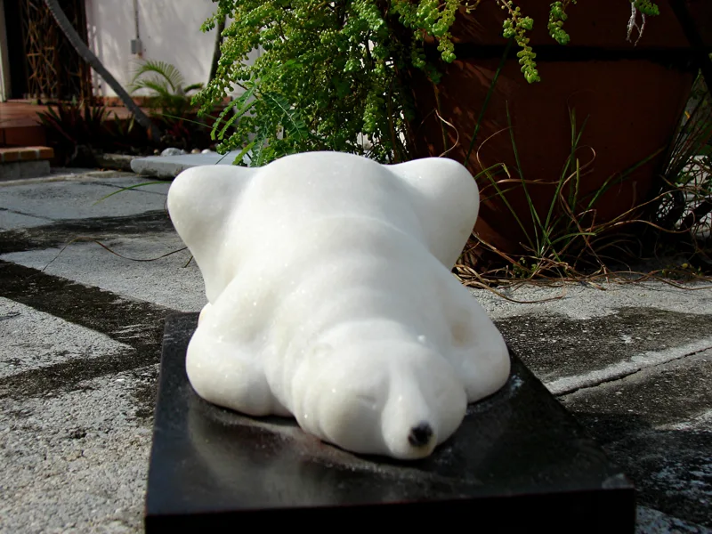 sculpture Polar Bear carrara marble 9 in