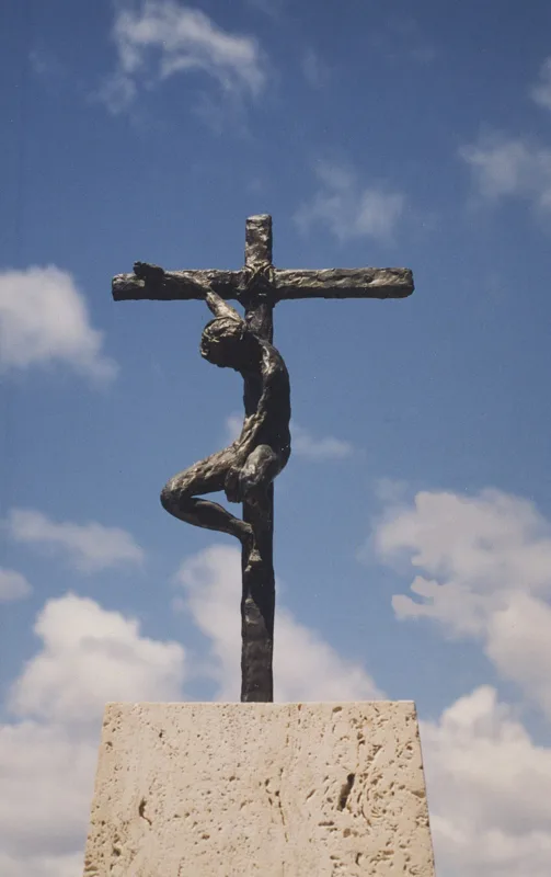 sculpture Release in the Leepa-Ratner Museum of Art permanen